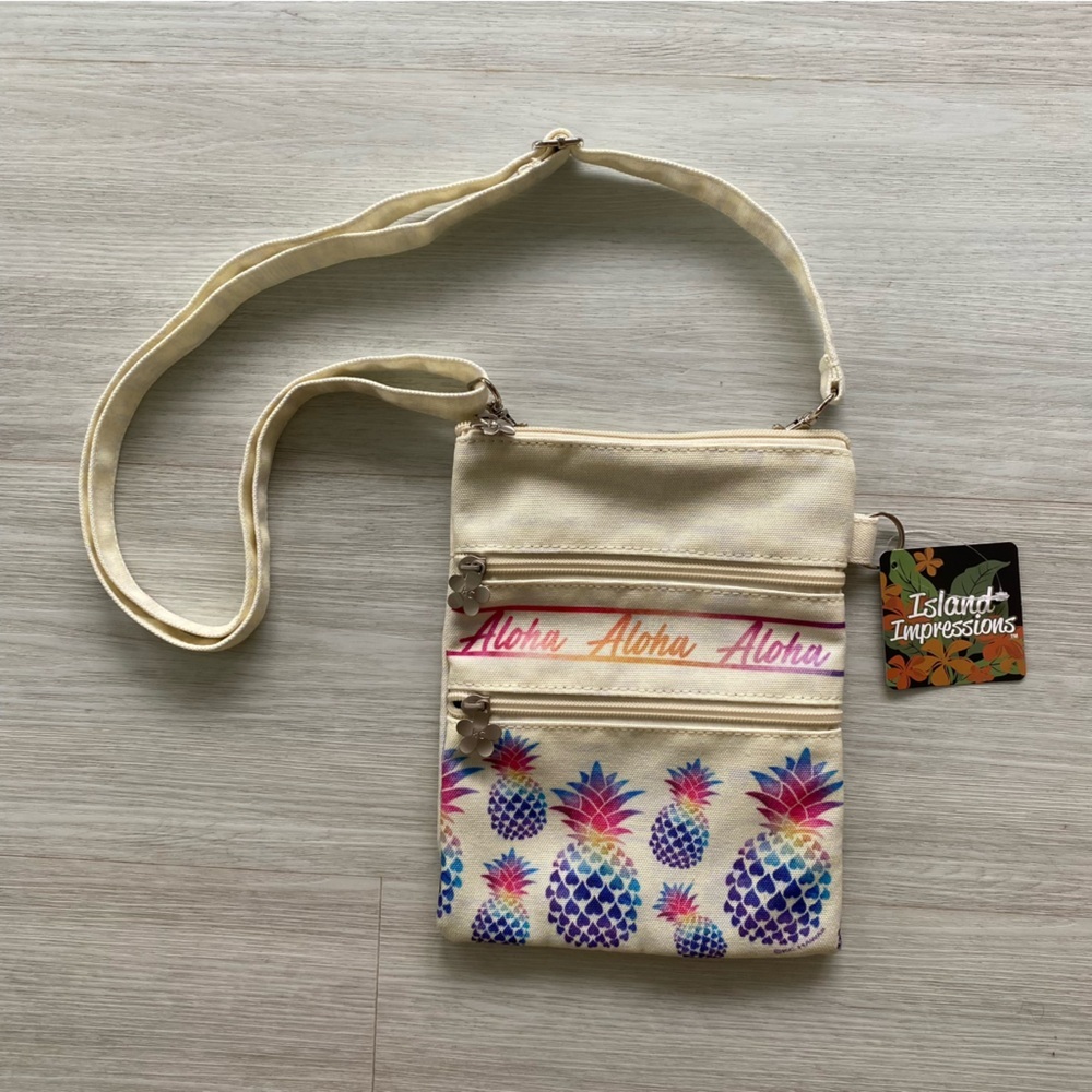 NWT - aloha pineapple crossbody